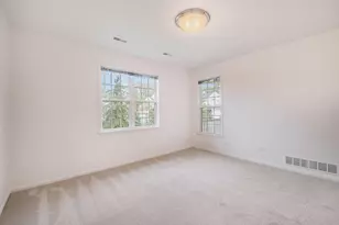 2925 N Knightsbridge Cir, Ann Arbor, MI 48105 - Photo 16