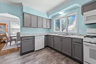 20404 Hubbard St, Livonia, MI 48152 - Photo 10