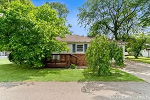 205 N Franklin St, Zeeland, MI 49464 - Photo 2