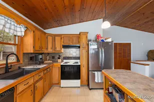 4405 W 116th St, Grant, MI 49327 - Photo 6