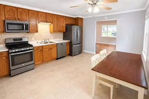 39294 Ormsby St, Clinton, MI 48036 - Photo 4