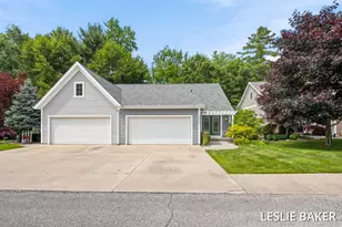 14806 Woodswalk Ct, Spring Lake, MI 49456 - Photo 2