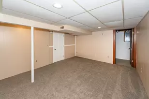 3351 Burbank Dr, Ann Arbor, MI 48105 - Photo 36