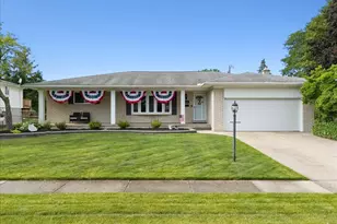 34650 Wood St, Livonia, MI 48154 - Photo 2