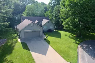 6829 Wintergreen Dr, Fruitport, MI 49415 - Photo 2