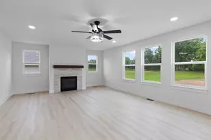 2823 Gady Pines Dr, Adrian, MI 49221 - Photo 4
