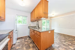640 Dellwood Dr, Ann Arbor, MI 48103 - Photo 12