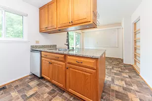 640 Dellwood Dr, Ann Arbor, MI 48103 - Photo 10