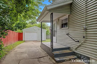 620 Davis Avenue NW, Grand Rapids, MI 49504 - Photo 28