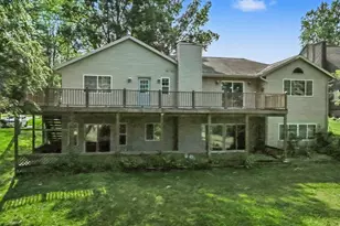 273 Fairway Ct, Plainwell, MI 49080 - Photo 2