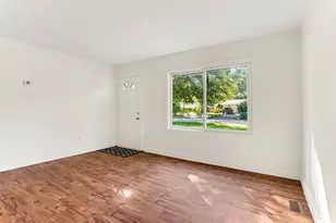 130 Saratoga Ave, Battle Creek, MI 49037 - Photo 4
