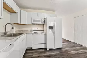 130 Saratoga Ave, Battle Creek, MI 49037 - Photo 10