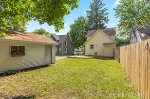 1318 Portland Ave NE, Grand Rapids, MI 49505 - Photo 28