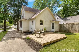 1318 Portland Ave NE, Grand Rapids, MI 49505 - Photo 26