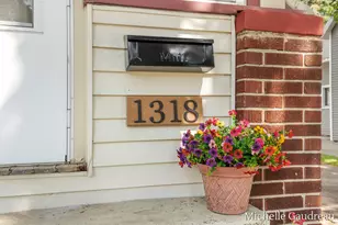 1318 Portland Ave NE, Grand Rapids, MI 49505 - Photo 4