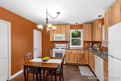 1318 Portland Avenue NE, Grand Rapids, MI 49505 - Photo 12
