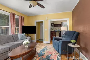 1318 Portland Ave NE, Grand Rapids, MI 49505 - Photo 8