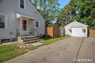 1125 Kusterer Dr NW, Grand Rapids, MI 49534 - Photo 4