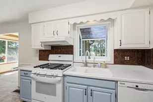 1090 5th St, Plainwell, MI 49080 - Photo 10