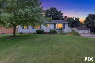 4528 Billmar St SW, Grandville, MI 49418 - Photo 2