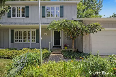 2136 Rolling Hills Drive SE, Grand Rapids, MI 49546 - Photo 2