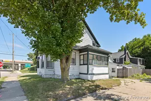 930 First St NW, Grand Rapids, MI 49504 - Photo 18