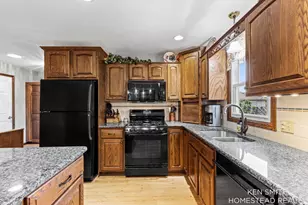 4426 41st St SW, Grandville, MI 49418 - Photo 12