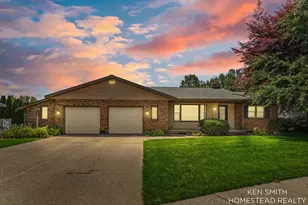 4426 41st St SW, Grandville, MI 49418 - Photo 2