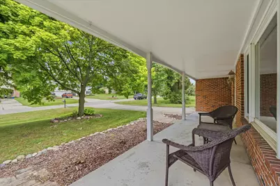 3919 Orchard View, Rochester Hills, MI 48307 - Photo 2