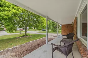3919 Orchard View, Rochester Hills, MI 48307 - Photo 2