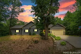3040 Jamestown Ln, Fruitport, MI 49415 - Photo 1