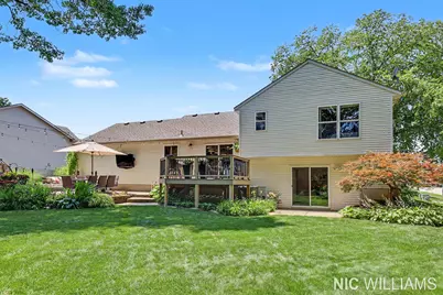 4700 Paramount Drive NE, Grand Rapids, MI 49525 - Photo 16