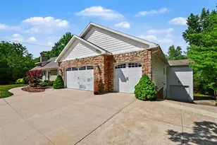 4994 Bluff Dr NE, Grand Rapids, MI 49525 - Photo 2