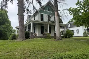 423 W Upton Ave, Reed City, MI 49677 - Photo 2