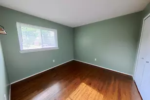 23270 Meadowlark St, Oak Park, MI 48237 - Photo 10