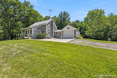 10240 Connelley Avenue NE, Greenville, MI 48838 - Photo 6