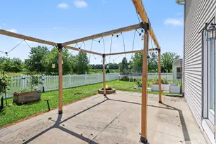1404 Union Park Dr, Vicksburg, MI 49097 - Photo 18