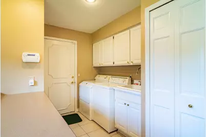 1899 Ledbury Drive, Bloomfield Hills, MI 48304 - Photo 40