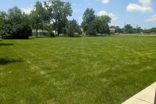 25964 Kilreigh Dr, Farmington, MI 48336 - Photo 40