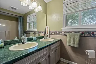 25964 Kilreigh Dr, Farmington, MI 48336 - Photo 30