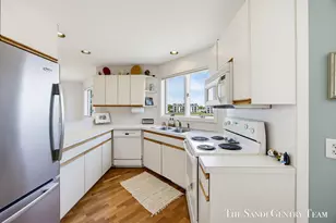 820 S Harbor Dr, Grand Haven, MI 49417 - Photo 16