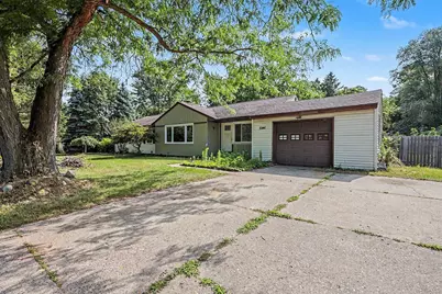 3346 Dean Lake Avenue NE, Grand Rapids, MI 49525 - Photo 2