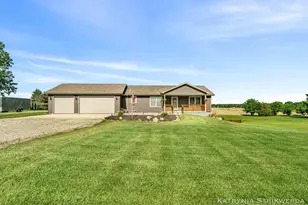 2256 S Cochran Rd, Charlotte, MI 48813 - Photo 2