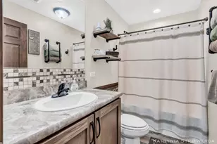 2256 S Cochran Rd, Charlotte, MI 48813 - Photo 30