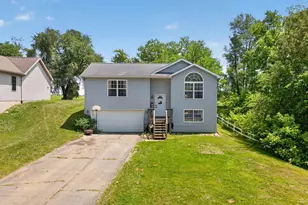 10501 Loughrea Ln, Cement City, MI 49233 - Photo 2