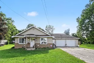 459 Evans St, Jonesville, MI 49250 - Photo 1