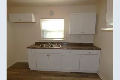 183 Searles Avenue, Benton Harbor, MI 49022 - Photo 16