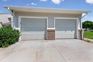 22559 Cranbrooke Dr, Novi, MI 48375 - Photo 4