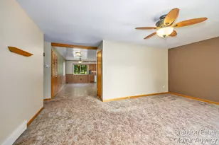 6660 Vinton Ave NW, Comstock Park, MI 49321 - Photo 12