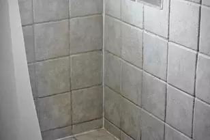 305 Chestnut Ave, Hazel Park, MI 48030 - Photo 4